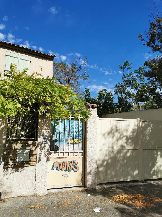 Appartement En Sous Sol De Villa Avec Acces Jardin Et Piscine Marseille Kültér fotó