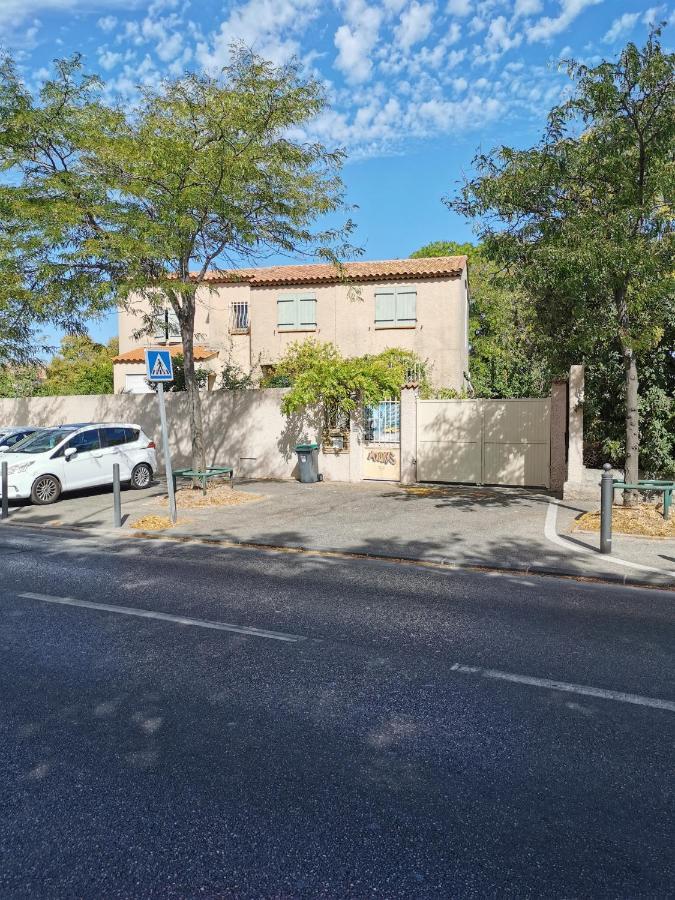 Appartement En Sous Sol De Villa Avec Acces Jardin Et Piscine Marseille Kültér fotó
