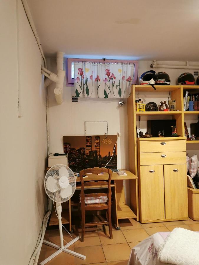 Appartement En Sous Sol De Villa Avec Acces Jardin Et Piscine Marseille Kültér fotó