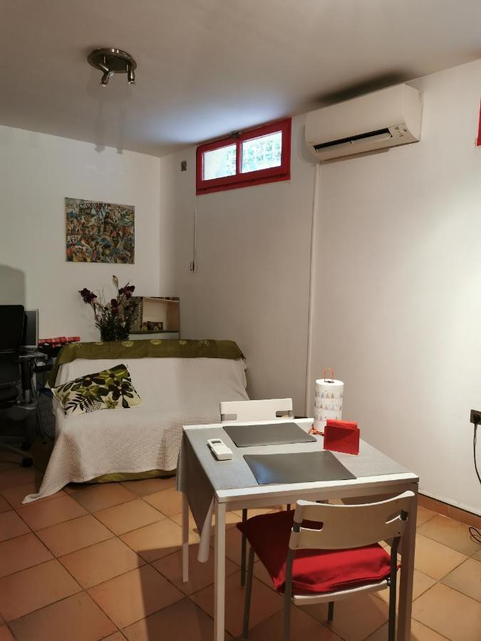 Appartement En Sous Sol De Villa Avec Acces Jardin Et Piscine Marseille Kültér fotó