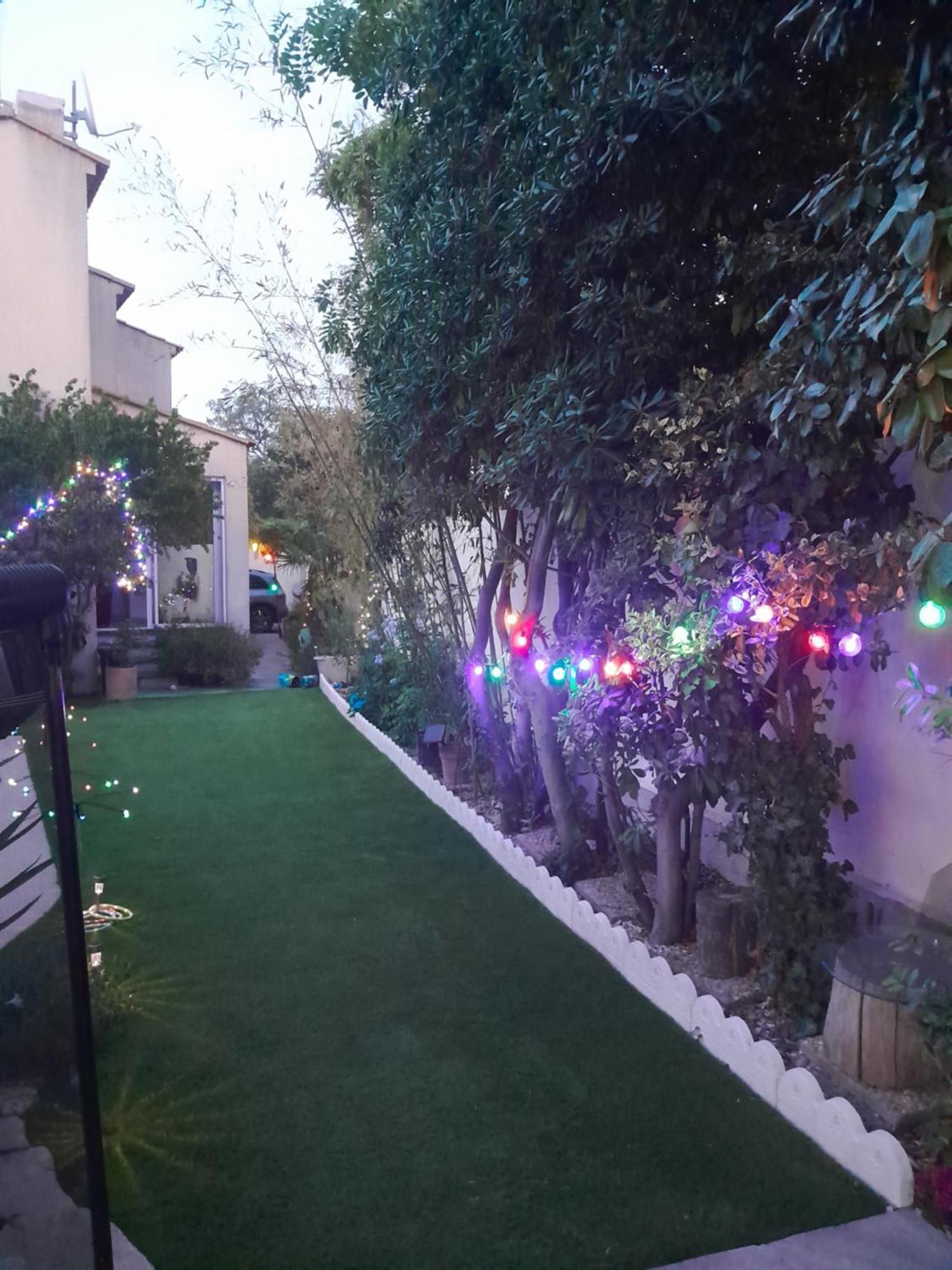 Appartement En Sous Sol De Villa Avec Acces Jardin Et Piscine Marseille Kültér fotó